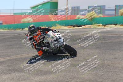 media/Jun-05-2022-WERA (Sun) [[64b01df28d]]/Race 13 senior superbike/